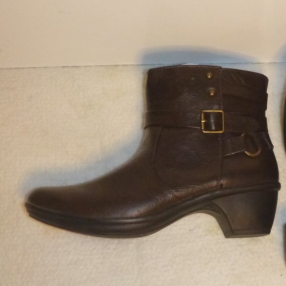 Easy Street Brown Carson Shoe (Women's Size 6) - Picture 7 of 7